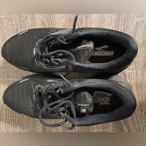 Men’s 9.5 Ghost 13 Brooks running shoes